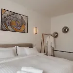 Rokebea Luxury *