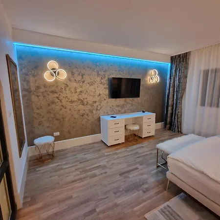 Rokebea Luxury *