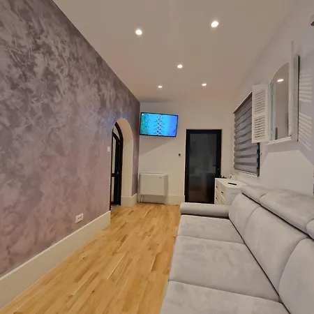 Rokebea Luxury Apartament *