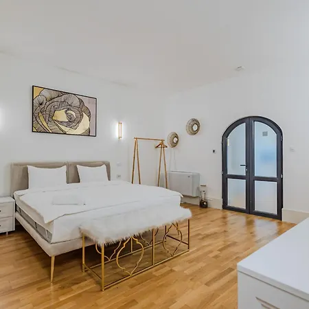 Rokebea Luxury Apartment *