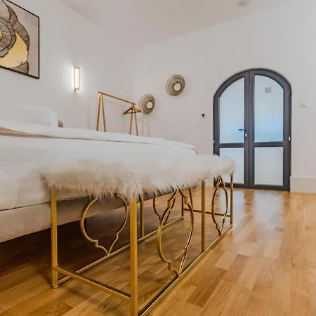 Rokebea Luxury Apartment