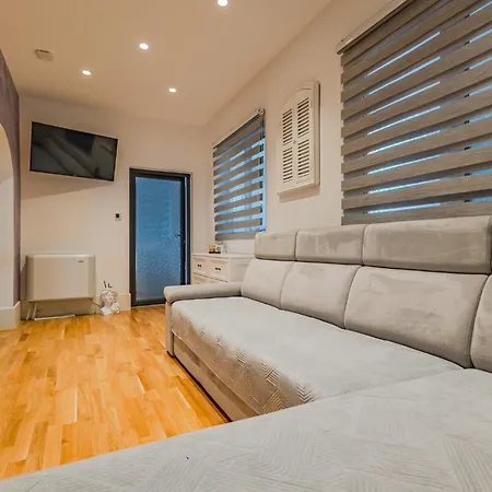 Rokebea Luxury * Brasov